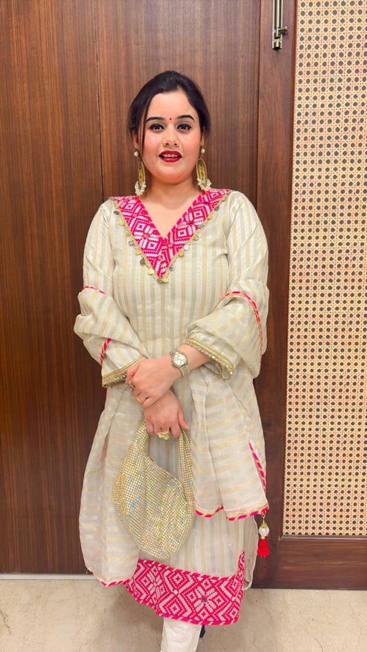 Soft organza suit set with magenta & white abstract patching