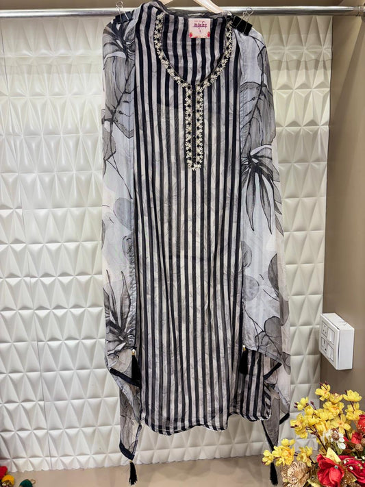 Soft organza dupatta with floral print all over