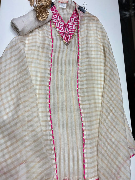 Soft organza suit set with magenta & white abstract patching