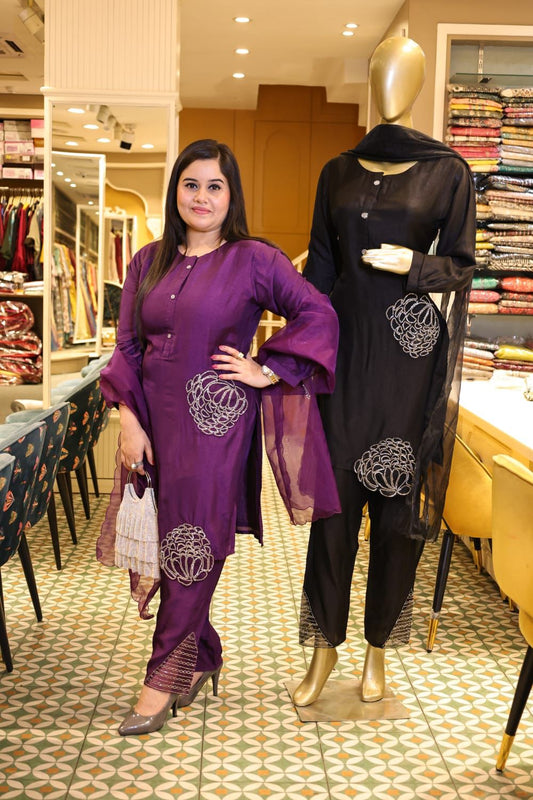 Cotton silk suit set with cut Dana  embroidery detailing