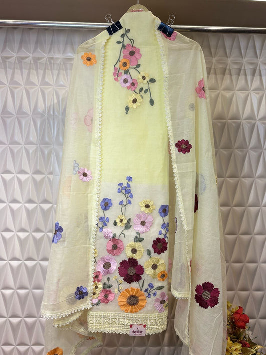 Featuring resham work floral patches on the shirt and dupatta