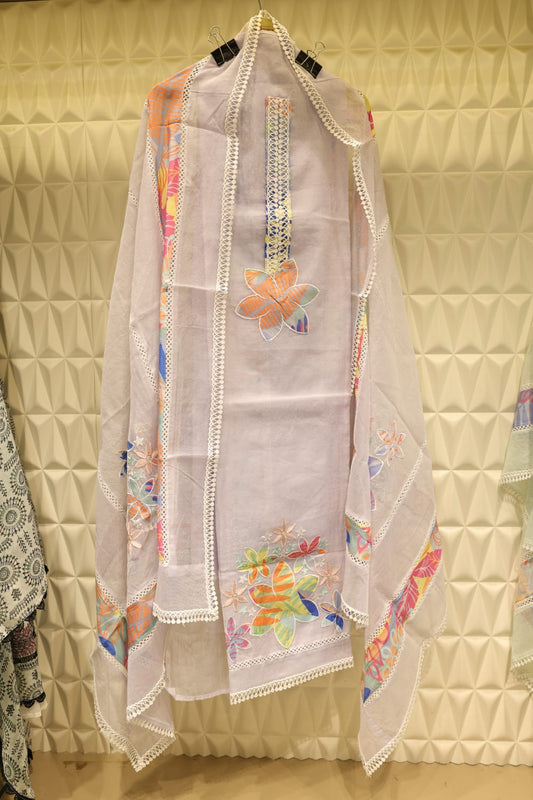 Print play redefined with this Kota Doria lavender suit