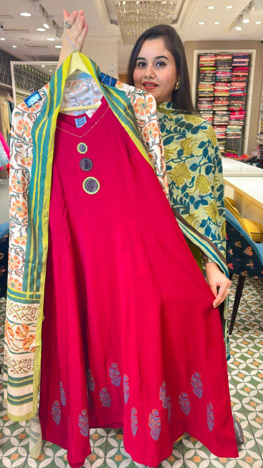 Timeless grace with our red cotton muslin Anarkali Ensemble