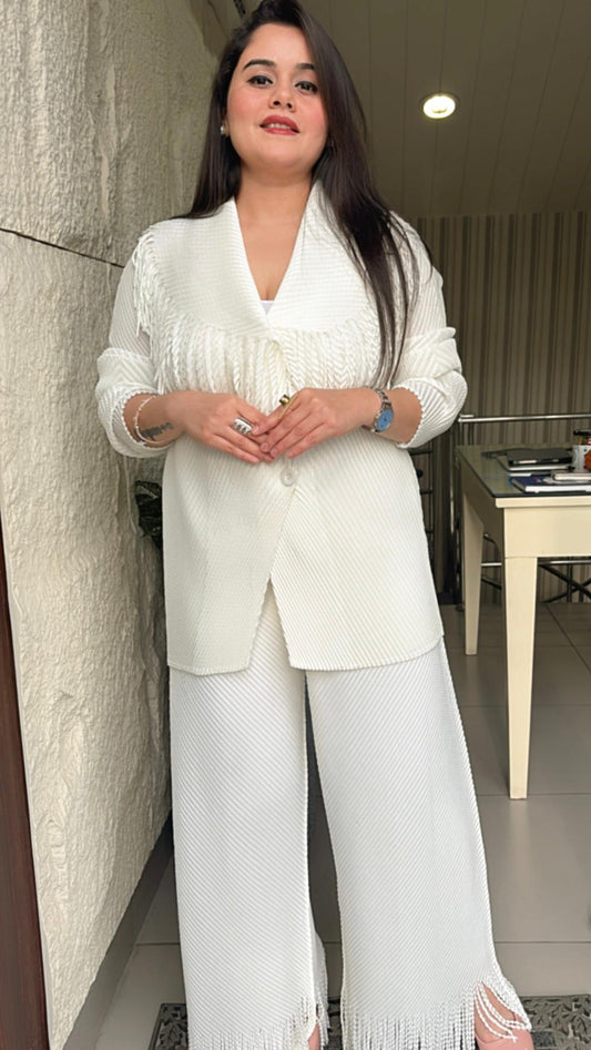 Get your hands on this very gorgeous stretchable