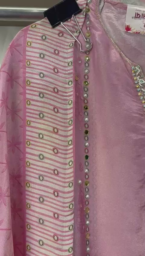 Soft organza dupatta with floral print all over.